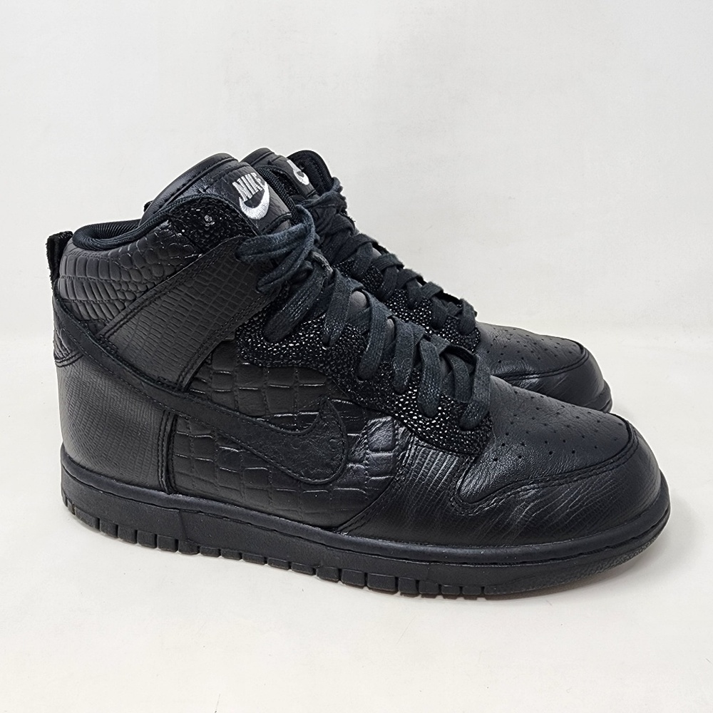 Nike Women's Black High-Top Athletic Sneakers